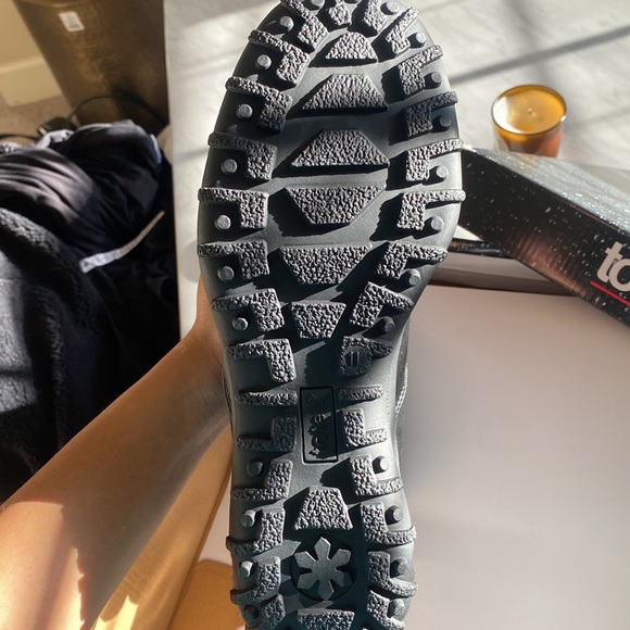 Snow boots - Picture 2 of 5